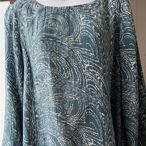 Soft Surroundings Women's Teal Blue Tunic Top Med Print 3/4 Sleeve Shirt